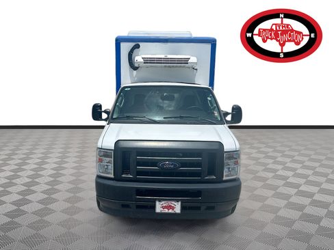 Used 2023 Ford E-350 and Econoline 350 Super Duty w/ Power Windows & Locks Group RWD image 2