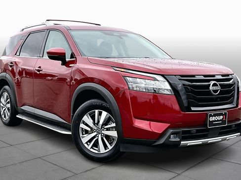 Used 2022 Nissan Pathfinder SL w/ Lighting Package (N92) image 2