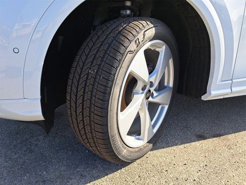 New 2025 Audi Q5 Premium Plus image 36