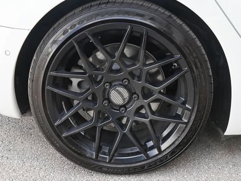 Used 2022 Tesla Model 3 Standard Range image 12