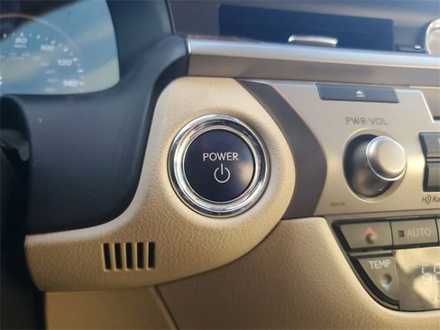 Used 2013 Lexus ES 300h image 26