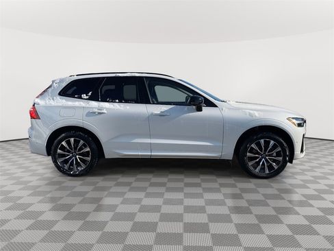 Certified 2025 Volvo XC60 B5 Plus image 3