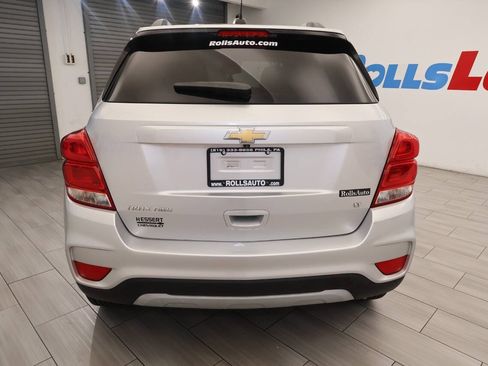 Used 2019 Chevrolet Trax LT w/ LT Convenience Package AWD/4WD image 4