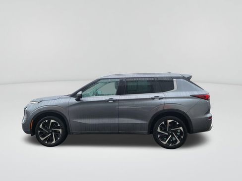 Used 2023 Mitsubishi Outlander SEL image 2