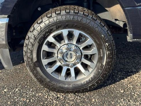 Certified 2022 Ford F250 Lariat w/ Snow Plow Prep Package image 10