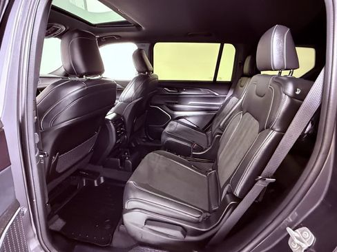 Used 2022 Jeep Grand Cherokee L Laredo AWD/4WD image 21