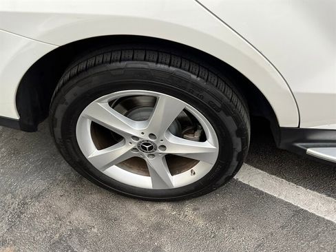 Used 2019 Mercedes-Benz GLE 400 4MATIC w/ Premium 1 Package image 14