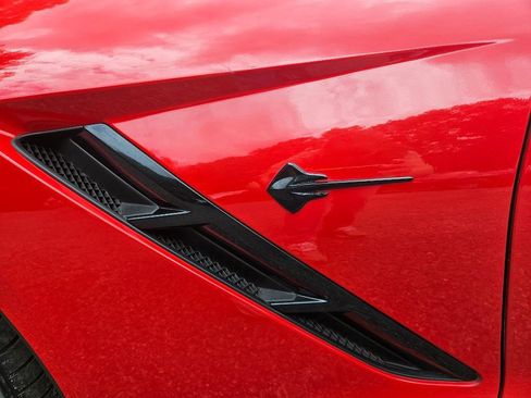 Used 2017 Chevrolet Corvette Stingray Coupe w/ Carbon Flash Badge Package image 20