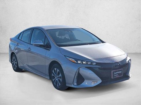 Certified 2020 Toyota Prius Prime LE image 3