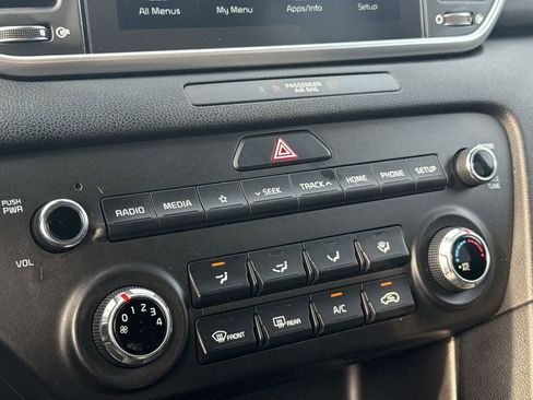 Used 2021 Kia Sportage LX image 18