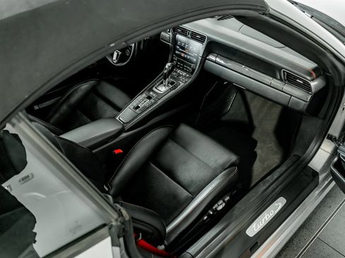 Used 2019 Porsche 911 Turbo S image 22