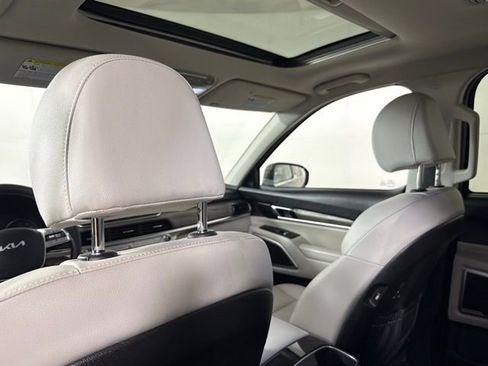 Used 2022 Kia Telluride EX w/ EX Premium Package image 22