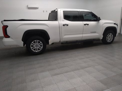 Used 2022 Toyota Tundra SR5 w/ SR5 Convenience Package AWD/4WD image 10