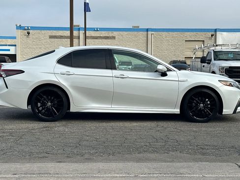 Used 2021 Toyota Camry XSE image 8