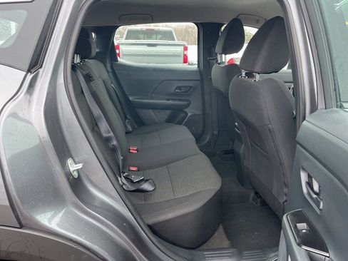 Used 2025 Nissan Kicks S image 3