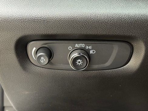 Used 2023 Chevrolet Traverse LT FWD image 26