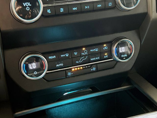 Used 2020 Ford Expedition XLT w/ Equipment Group 201A AWD/4WD image 19
