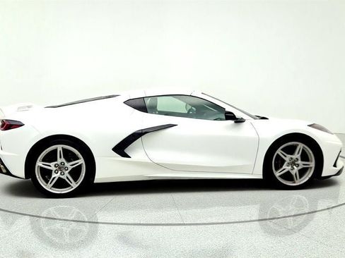 Used 2024 Chevrolet Corvette Stingray Preferred Cpe w/ Z51 Performance Package RWD image 4