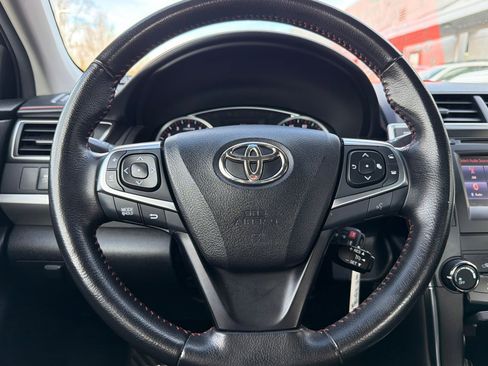 Certified 2016 Toyota Camry SE image 21