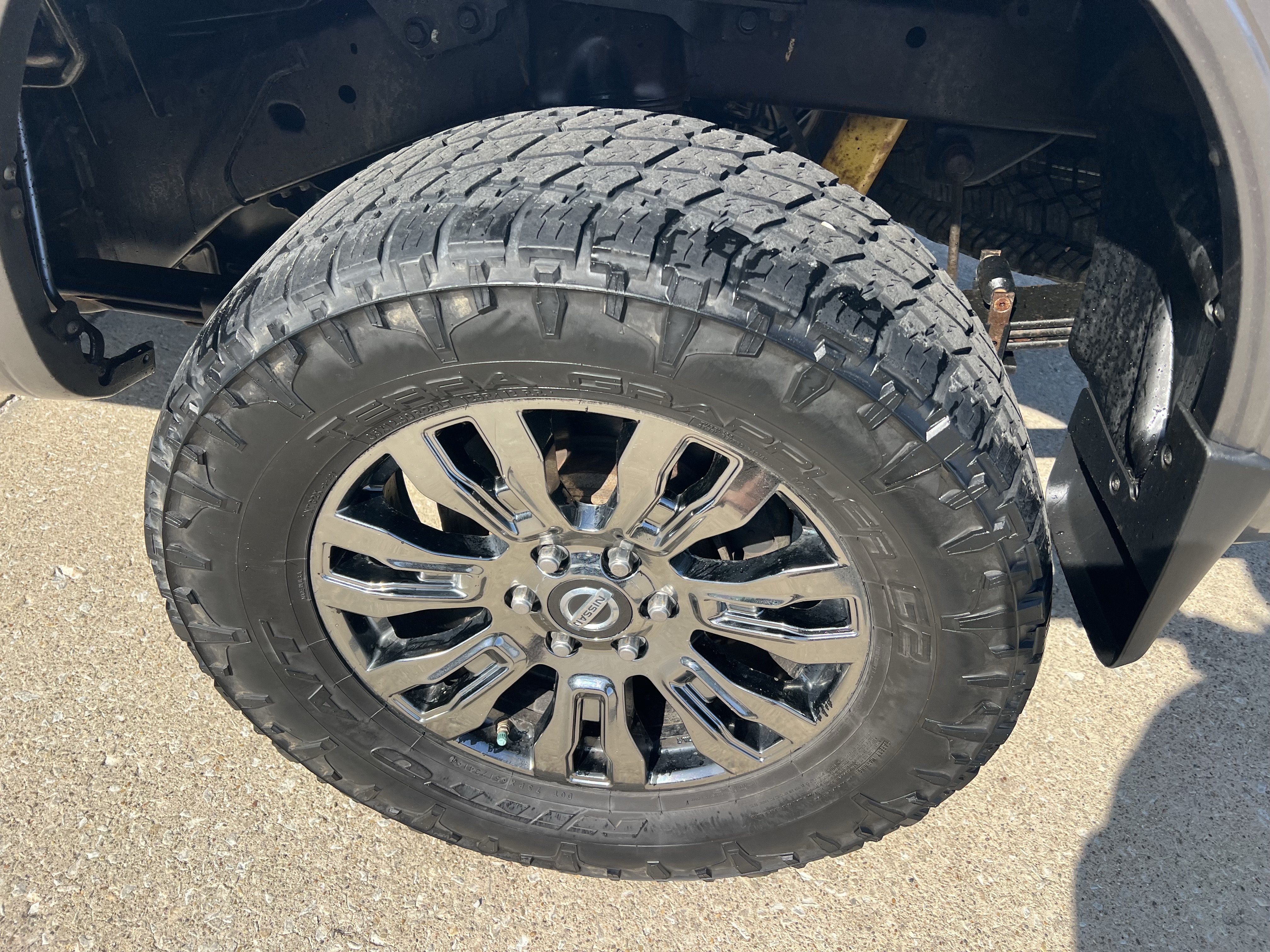 Used 2019 Nissan Titan PRO-4X AWD/4WD image 11