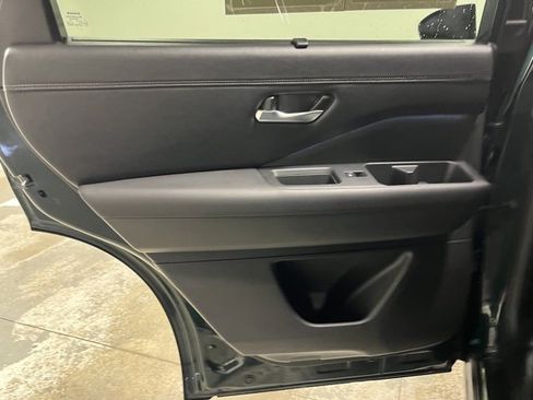 Used 2024 Nissan Pathfinder Platinum w/ Cargo Package image 21