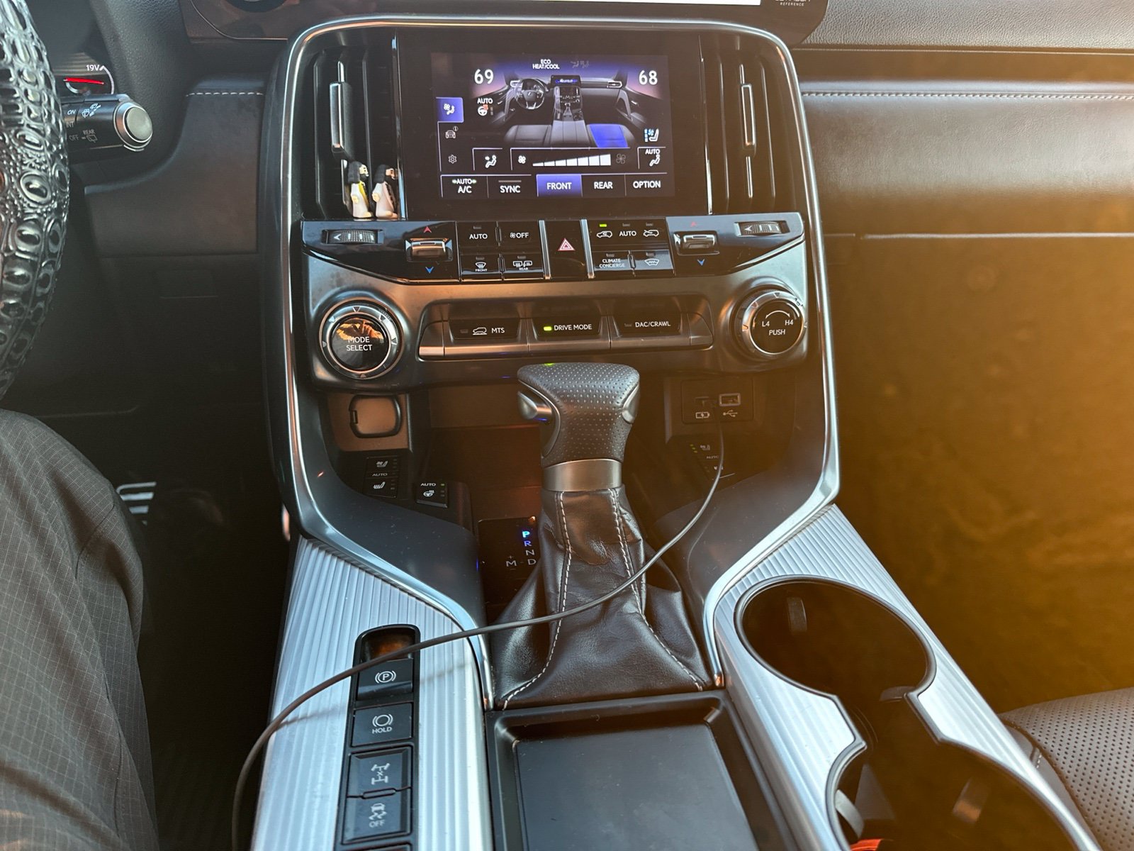 Used 2024 Lexus LX 600 F Sport AWD/4WD image 19
