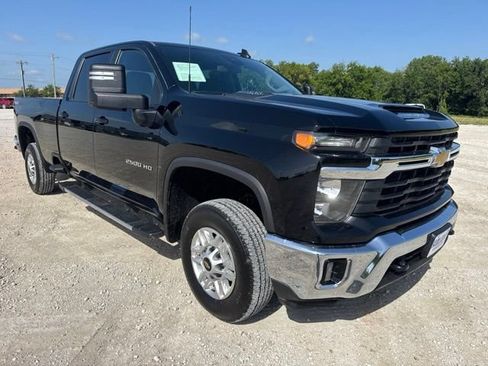 Used 2025 Chevrolet Silverado 2500 LT w/ Convenience Package AWD/4WD image 8