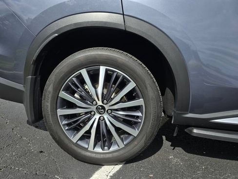 Used 2023 INFINITI QX60 Sensory w/ Vision Package AWD/4WD image 6