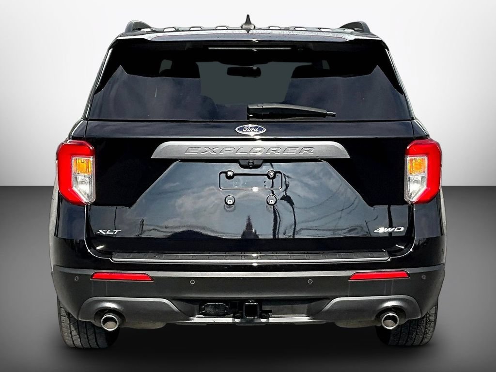 Used 2021 Ford Explorer XLT w/ Equipment Group 202A AWD/4WD image 5