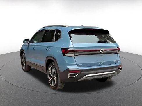 Used 2026 Volkswagen Taos SE AWD/4WD image 7
