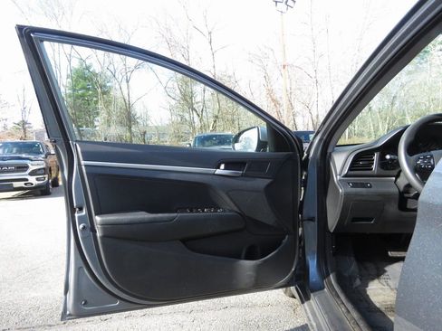 Used 2019 Hyundai Elantra SE w/ Cargo Package image 10