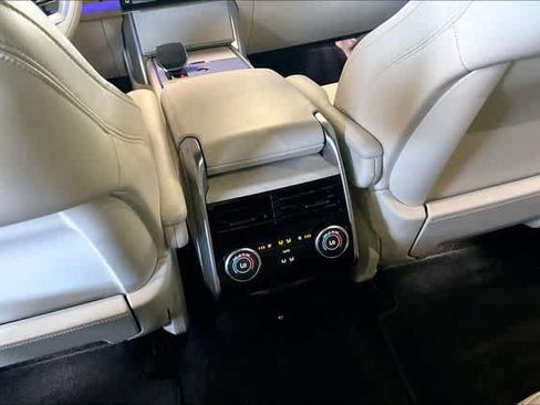 Used 2024 Land Rover Range Rover Long Wheelbase SE AWD/4WD image 10