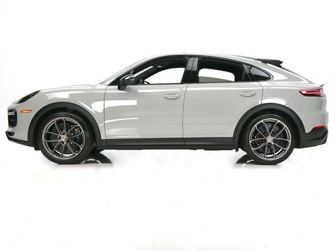 Used 2023 Porsche Cayenne Turbo GT AWD/4WD image 21
