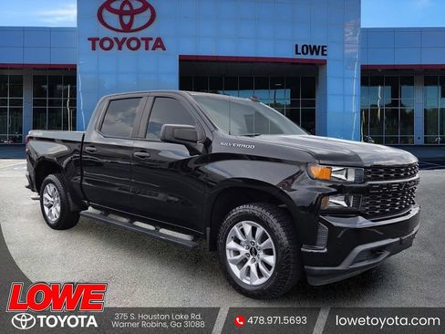 Used 2020 Chevrolet Silverado 1500 Custom w/ Custom Value Package AWD/4WD image 1