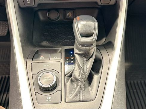 Certified 2023 Toyota RAV4 LE AWD/4WD image 17