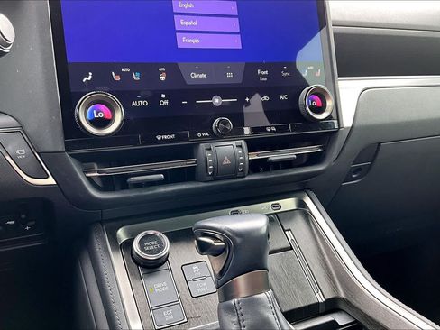Used 2024 Lexus GX 550 w/ Accessory Package (Z1) AWD/4WD image 35