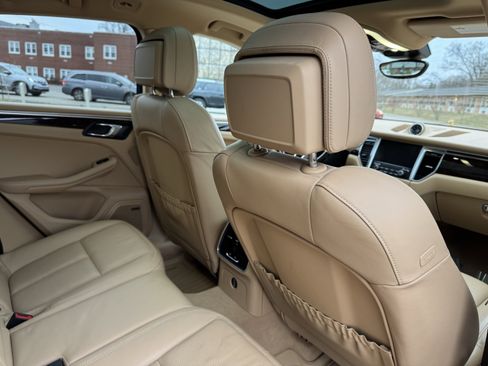 Used 2017 Porsche Macan S image 37