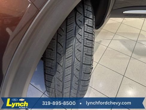 Used 2021 Ford Explorer XLT w/ Equipment Group 202A AWD/4WD image 33