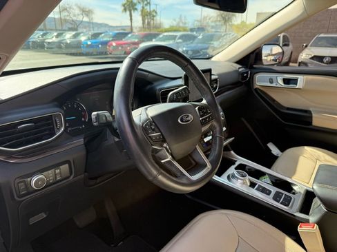 Used 2020 Ford Explorer Limited w/ Class III Trailer Tow Package image 9