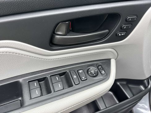Used 2023 Honda Odyssey EX-L image 23