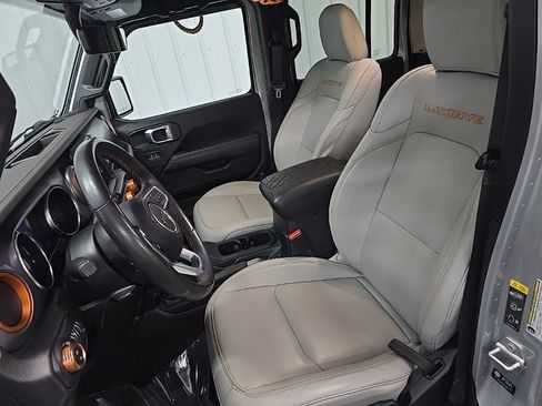 Used 2022 Jeep Gladiator Mojave w/ Cold Weather Group AWD/4WD image 32