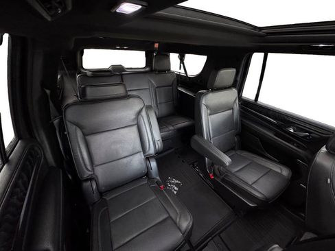 Used 2023 GMC Yukon XL Denali image 17