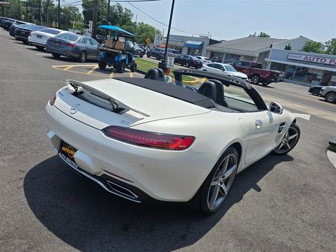 Used 2018 Mercedes-Benz AMG GT Roadster image 4