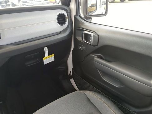 New 2026 Jeep Gladiator Sport AWD/4WD image 18