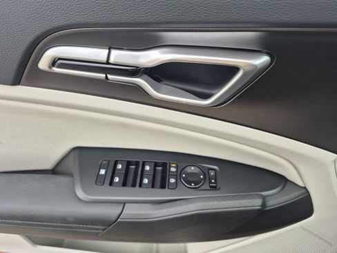 New 2026 Kia Sportage EX image 7