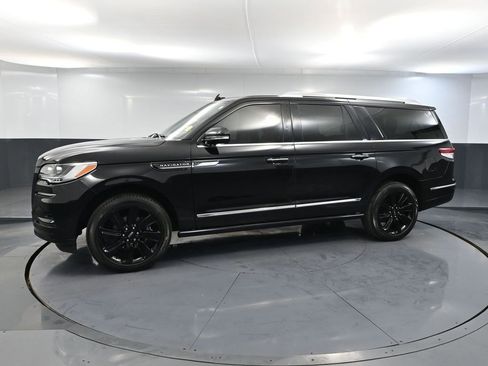 Used 2024 Lincoln Navigator L Reserve w/ Equipment Group 201A image 11