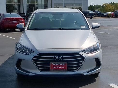 Used 2017 Hyundai Elantra SE image 4