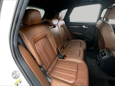Used 2018 Audi Q5 2.0T Premium w/ Convenience Package AWD/4WD image 25