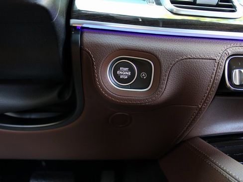 Used 2024 Mercedes-Benz GLE 450 4MATIC w/ AMG Line Exterior image 21