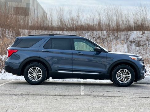 Used 2021 Ford Explorer XLT image 9